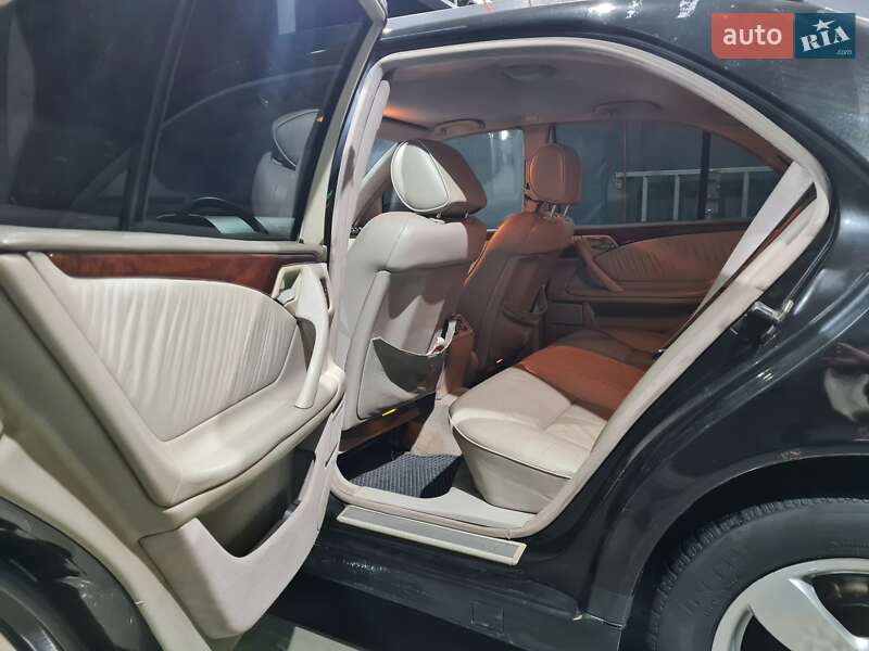 Седан Mercedes-Benz E-Class 2000 в Буске