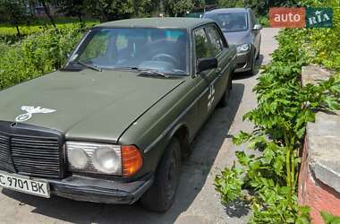 Седан Mercedes-Benz E-Class 1981 в 