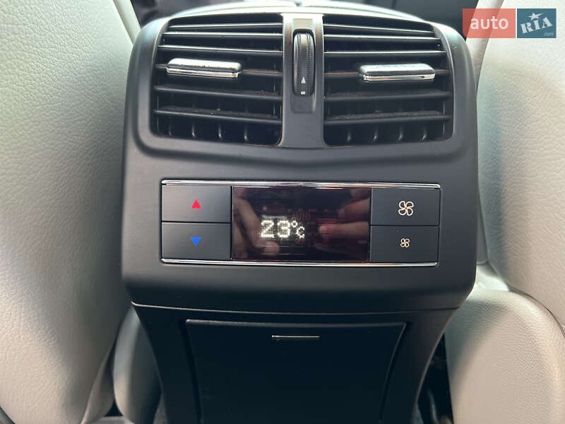 Седан Mercedes-Benz E-Class 2015 в Сваляве