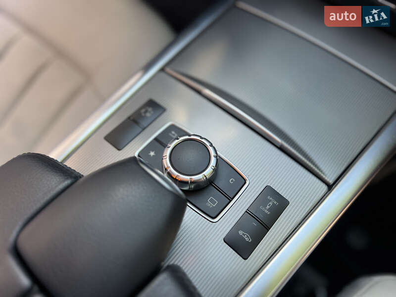 Седан Mercedes-Benz E-Class 2015 в Сваляве
