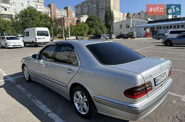 Седан Mercedes-Benz E-Class 2001 в 