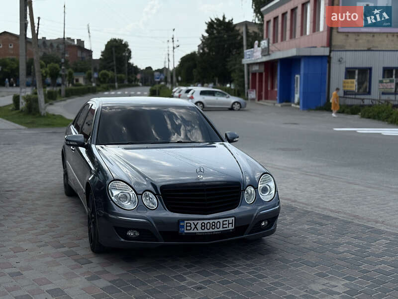 Седан Mercedes-Benz E-Class 2008 в 