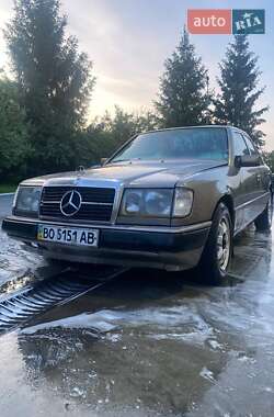 Седан Mercedes-Benz E-Class 1990 в Стрые