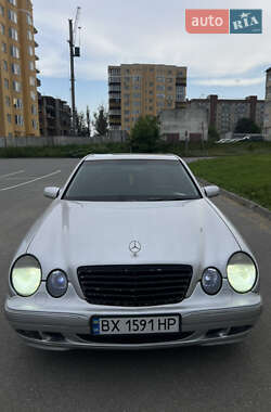 Седан Mercedes-Benz E-Class 2000 в 