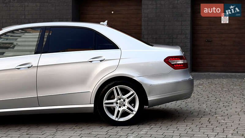 Седан Mercedes-Benz E-Class 2009 в Ивано-Франковске