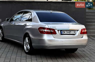 Седан Mercedes-Benz E-Class 2009 в 