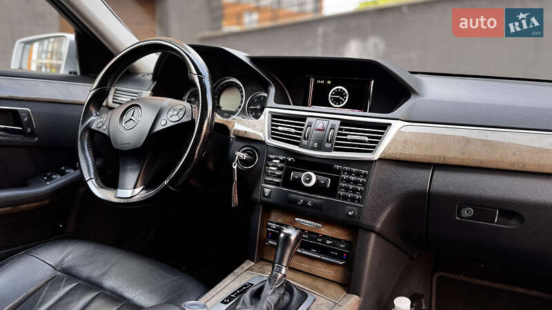 Седан Mercedes-Benz E-Class 2009 в Ивано-Франковске
