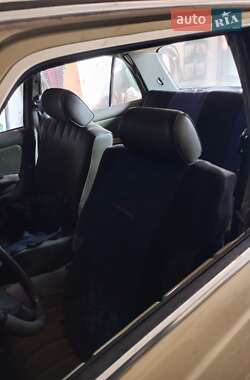 Седан Mercedes-Benz E-Class 1981 в 