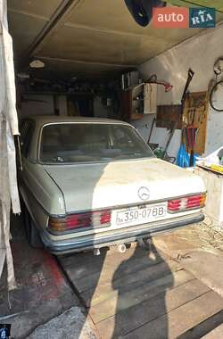 Седан Mercedes-Benz E-Class 1981 в 