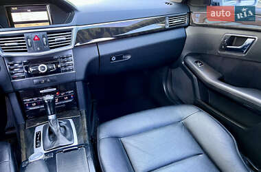 Седан Mercedes-Benz E-Class 2010 в 