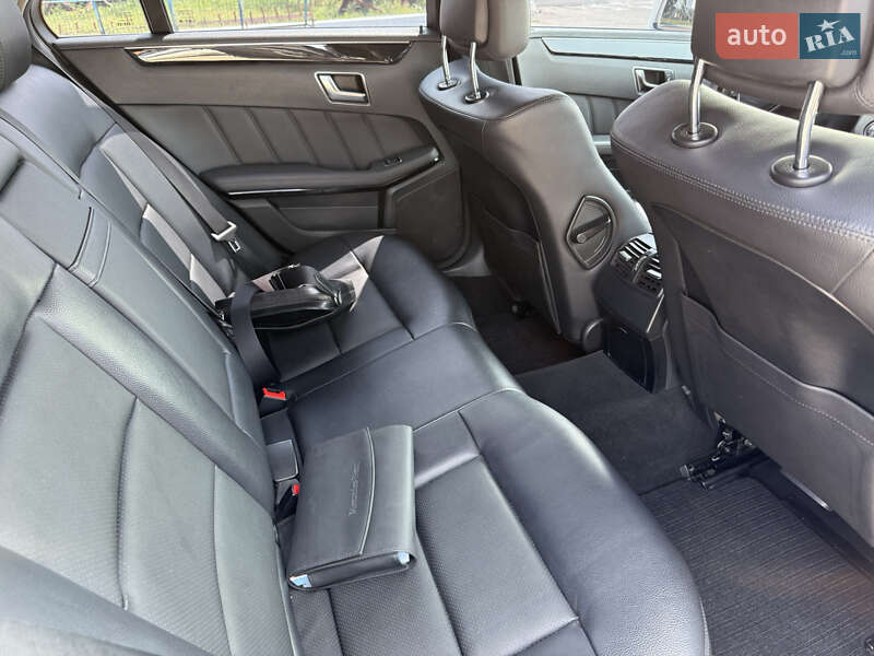 Седан Mercedes-Benz E-Class 2012 в Киеве