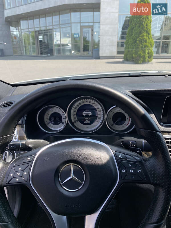 Седан Mercedes-Benz E-Class 2014 в Хмельницком
