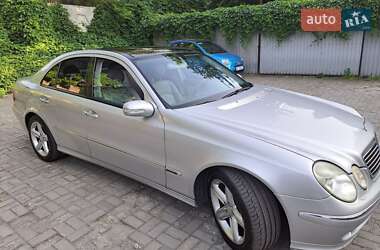 Седан Mercedes-Benz E-Class 2002 в Дніпрі