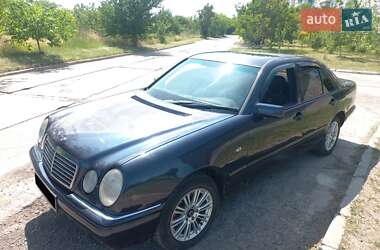 Седан Mercedes-Benz E-Class 1996 в 