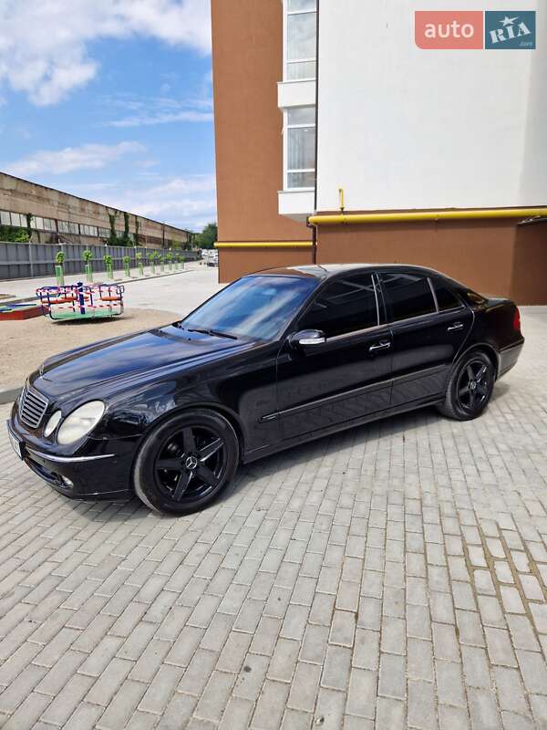 Седан Mercedes-Benz E-Class 2002 в Івано-Франківську