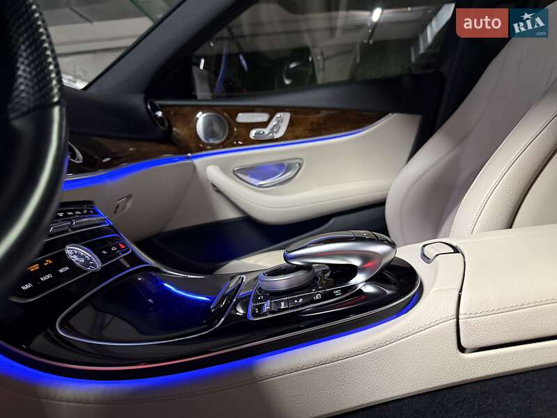Седан Mercedes-Benz E-Class 2016 в Киеве