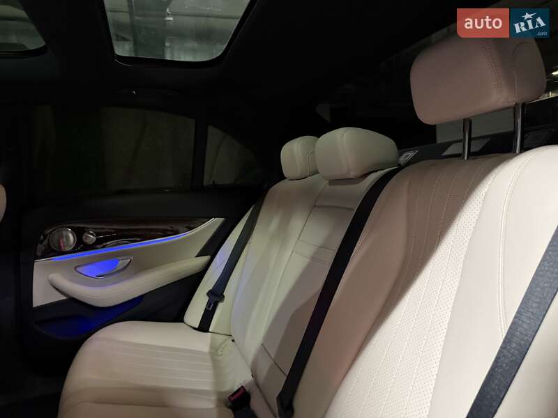 Седан Mercedes-Benz E-Class 2016 в Киеве