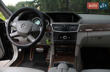 Седан Mercedes-Benz E-Class 2010 в 