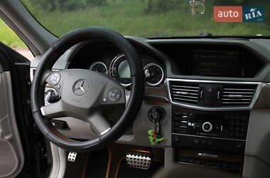 Седан Mercedes-Benz E-Class 2010 в 