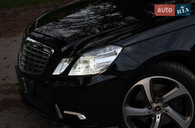 Седан Mercedes-Benz E-Class 2010 в 