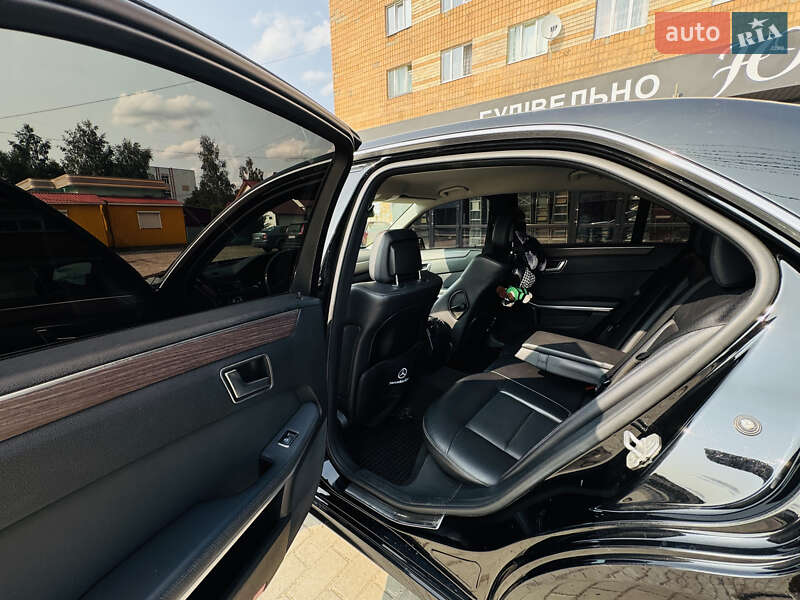 Седан Mercedes-Benz E-Class 2013 в Костополе