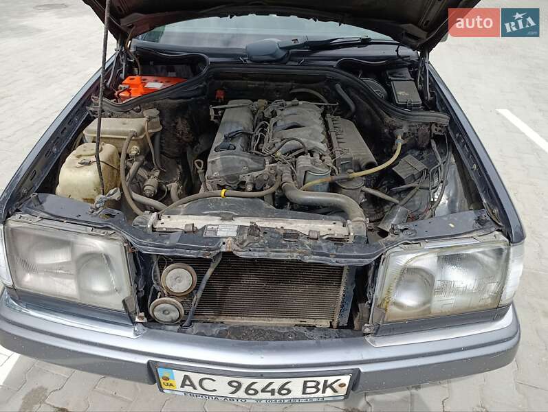 Седан Mercedes-Benz E-Class 1993 в Луцке