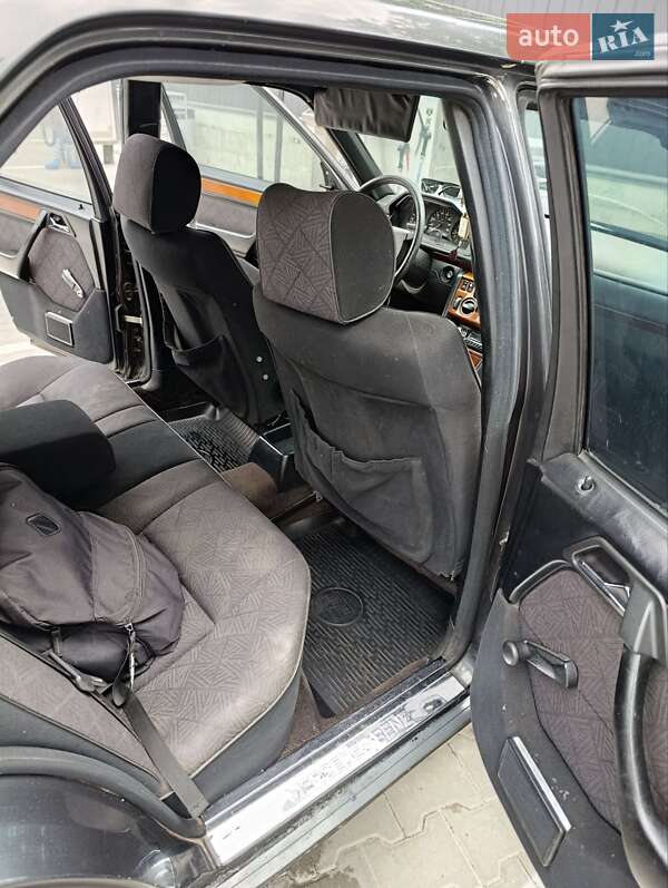 Седан Mercedes-Benz E-Class 1993 в Луцке