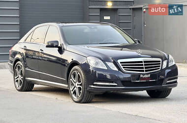 Седан Mercedes-Benz E-Class 2011 в 