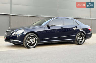 Седан Mercedes-Benz E-Class 2011 в 