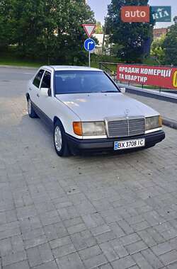Седан Mercedes-Benz E-Class 1988 в 