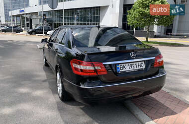 Седан Mercedes-Benz E-Class 2011 в 