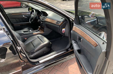 Седан Mercedes-Benz E-Class 2011 в 