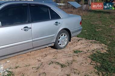 Седан Mercedes-Benz E-Class 1995 в Василькове