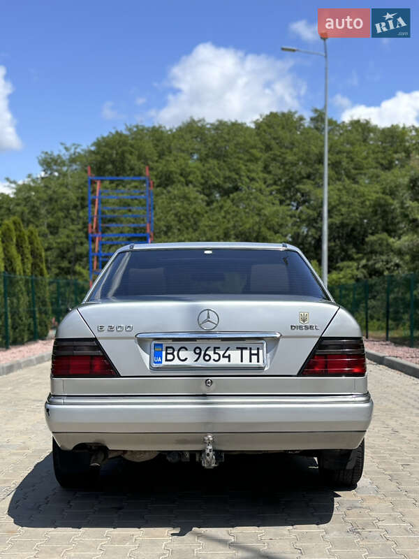 Седан Mercedes-Benz E-Class 1994 в Кременчуге