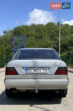 Седан Mercedes-Benz E-Class 1994 в 