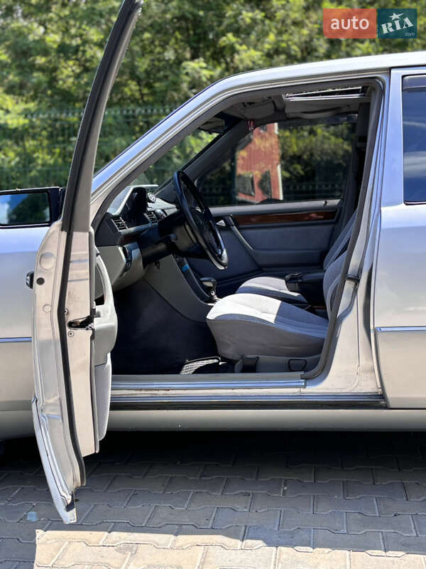 Седан Mercedes-Benz E-Class 1994 в Кременчуге