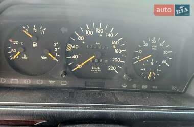 Седан Mercedes-Benz E-Class 1992 в 