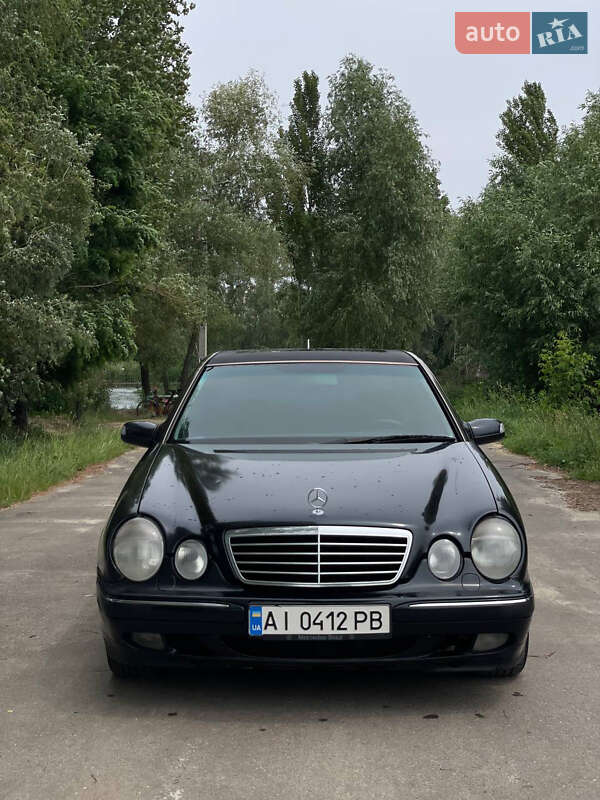 Седан Mercedes-Benz E-Class 2000 в Киеве