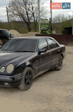 Седан Mercedes-Benz E-Class 1998 в Ворохте