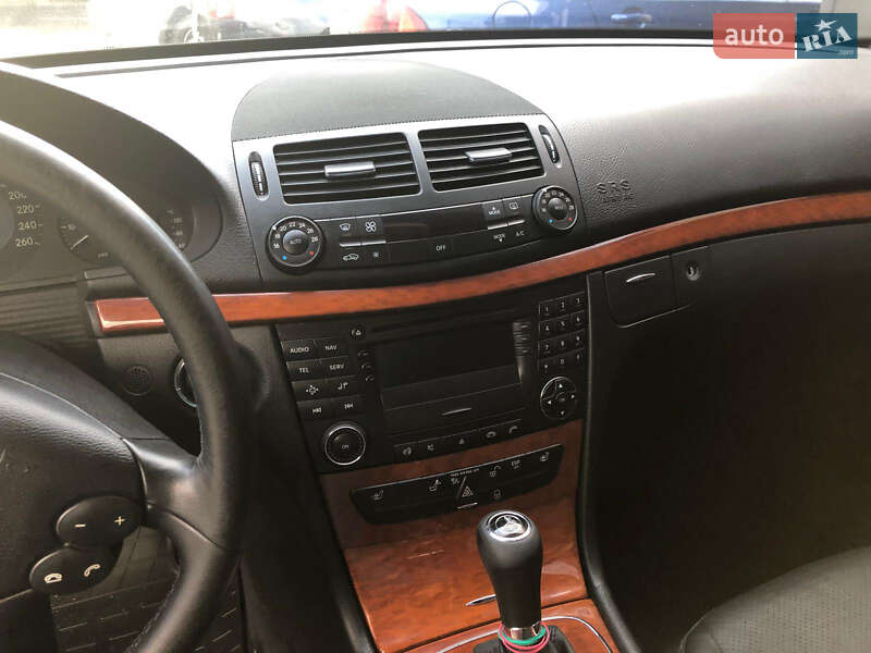 Седан Mercedes-Benz E-Class 2007 в Львове