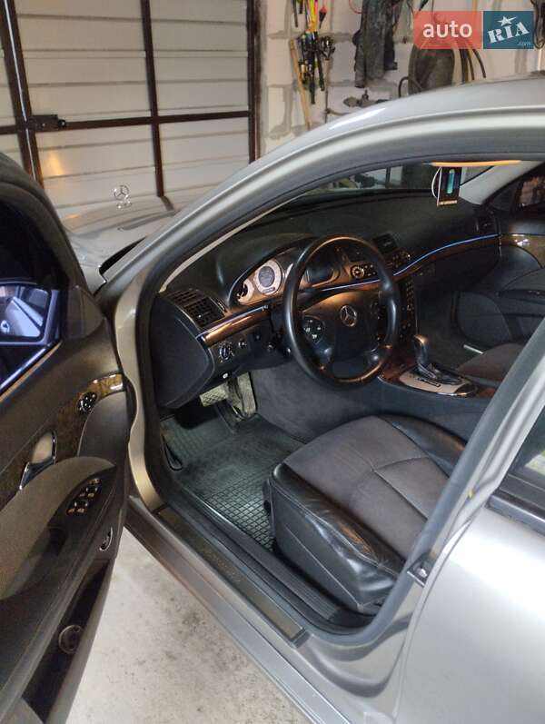 Седан Mercedes-Benz E-Class 2005 в Калиновке