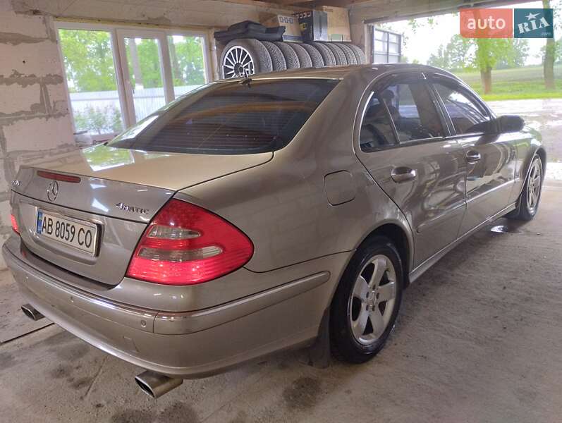 Седан Mercedes-Benz E-Class 2005 в Калиновке