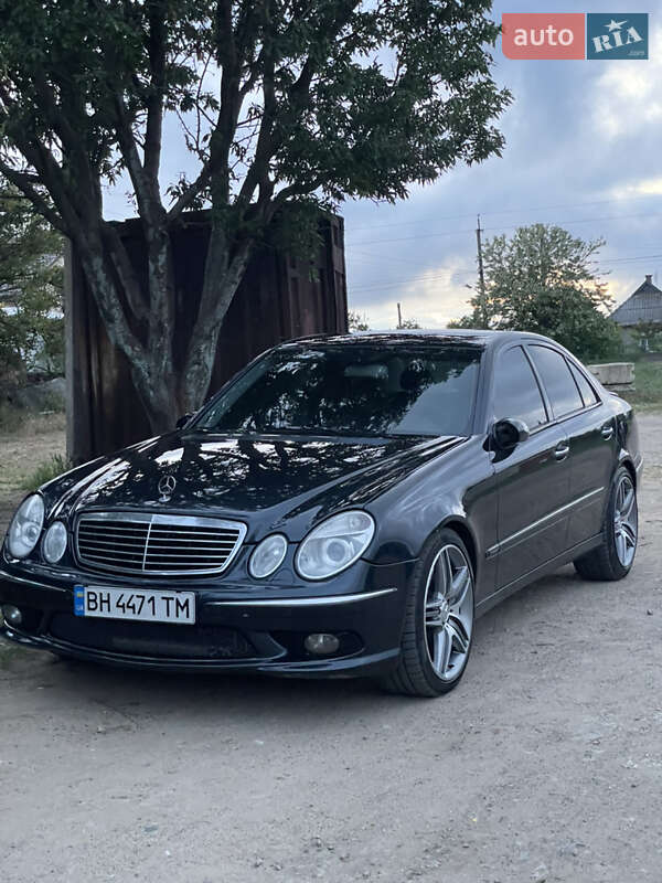 Седан Mercedes-Benz E-Class 2004 в 