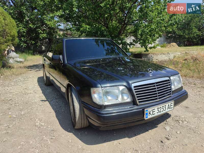 Mercedes-Benz E-Class 1992