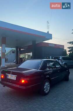 Седан Mercedes-Benz E-Class 1995 в 