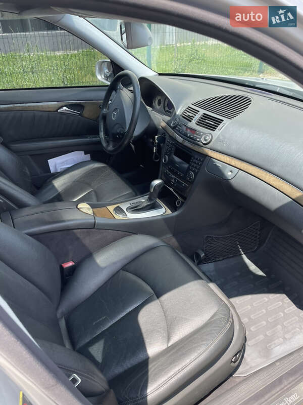 Седан Mercedes-Benz E-Class 2002 в Харькове
