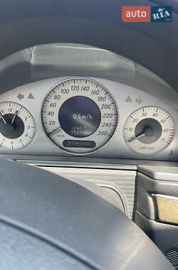 Седан Mercedes-Benz E-Class 2002 в 