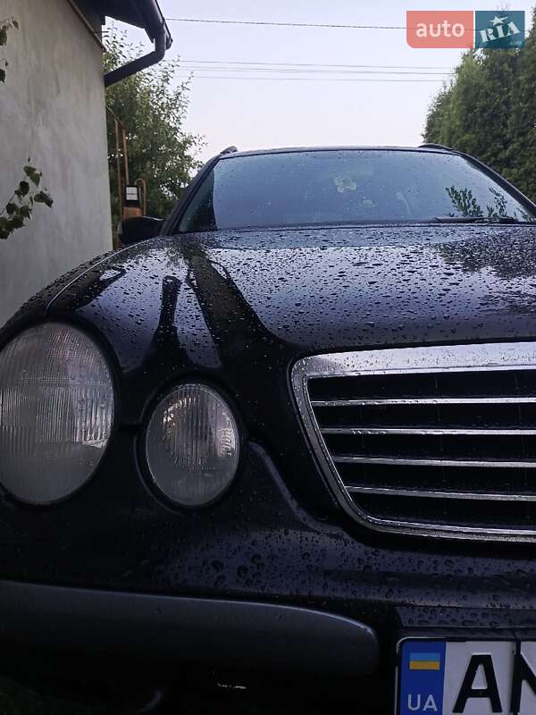 Универсал Mercedes-Benz E-Class 2002 в Львове