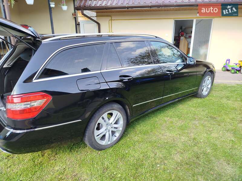 Універсал Mercedes-Benz E-Class 2012 в Хирові