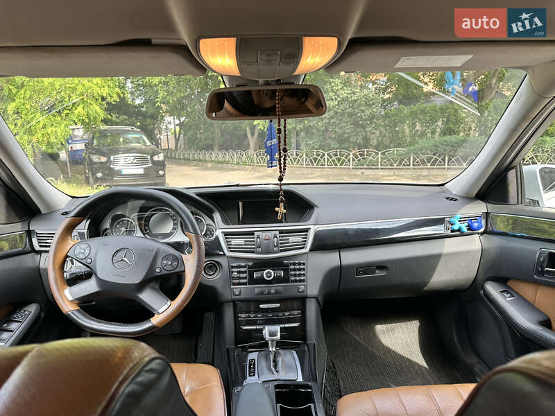 Седан Mercedes-Benz E-Class 2011 в Одессе